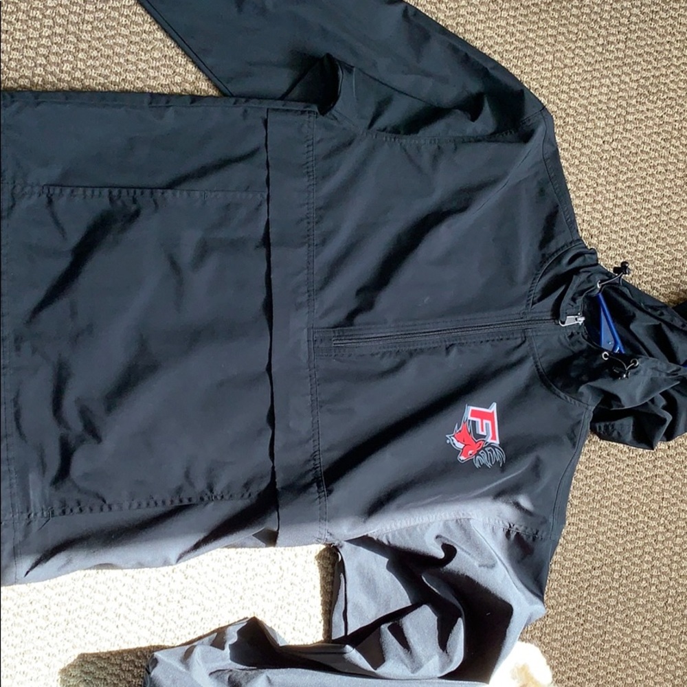 fairfield U windbreaker